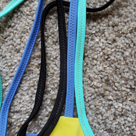 Victoria's Secret Strappy Cross -back Swim Top - Picture 4 of 4